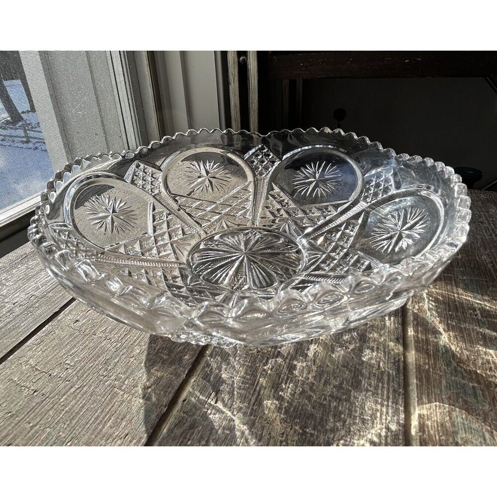 Early American Press Cut 9 1/4” Glass Fruit Bowl Star Pattern Scalloped Vintage